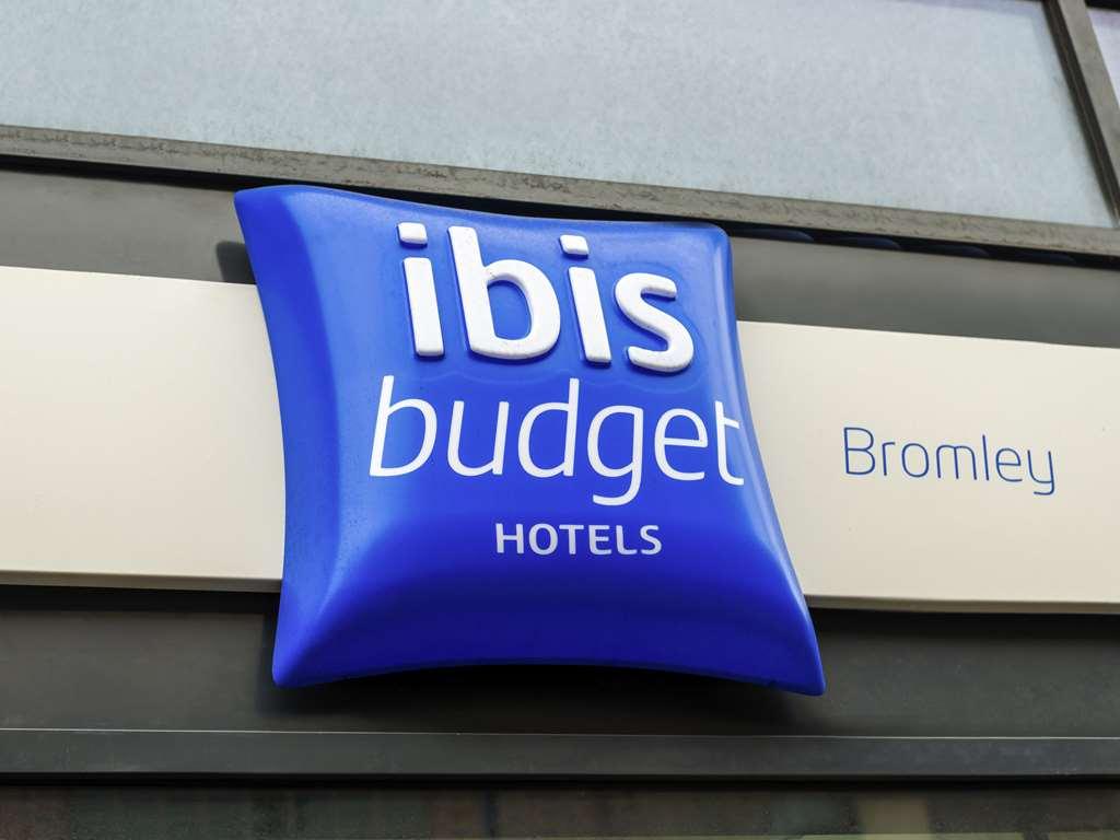Ibis Budget London Bromley Exterior foto