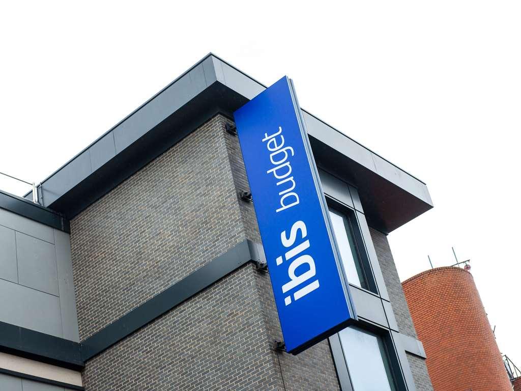 Ibis Budget London Bromley Exterior foto